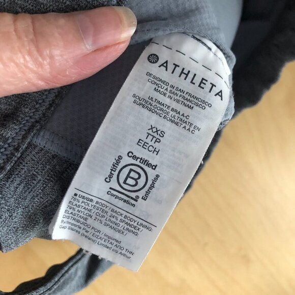 ATHLETA Ultimate Bra In Supersonic Sports Bra - Gray Heather Keyhole Back - Picture 5 of 6